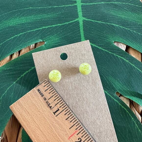 BOGO FREE CONFETTI YELLOW BEADS STUD EARRINGS - Picture 4 of 5